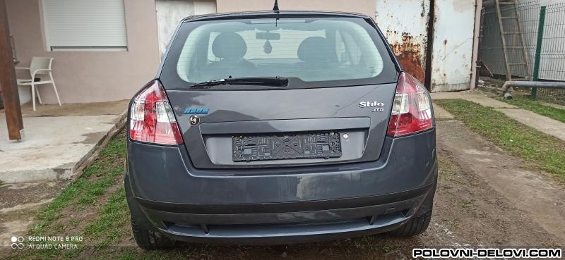 Fiat  Stilo Branik Hauba Krilo.. Kompletan Auto U Delovima