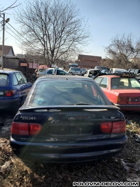 Ford  Escort  Kompletan Auto U Delovima