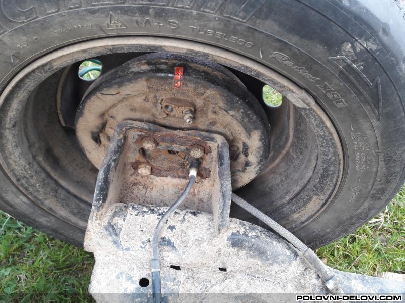 Ford  Escort  Kompletan Auto U Delovima