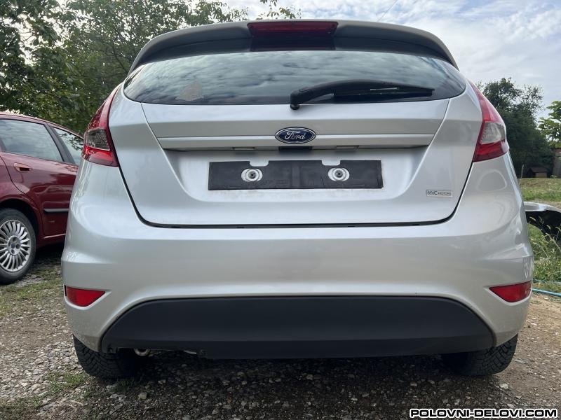 Ford  Fiesta Branik Zadnji Kompletan Auto U Delovima