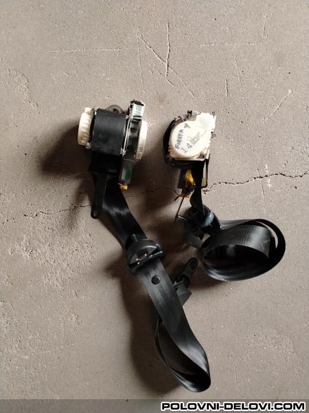 Ford  Fiesta  Enterijer