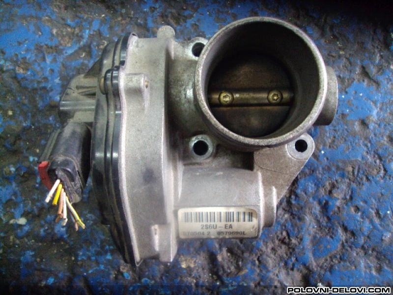 Ford  Fiesta Klapna Gasa Fiesta 5 Kompletan Auto U Delovima