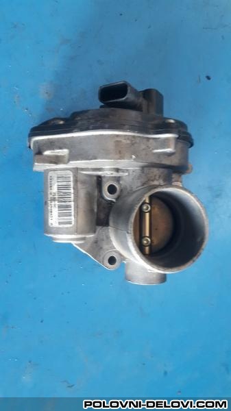 Ford  Fiesta Klapna Gasa Fiesta 6 Kompletan Auto U Delovima