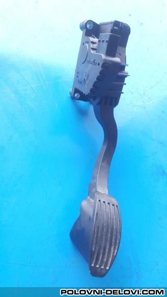 Ford  Fiesta Pedala Gasafiesta6 Kompletan Auto U Delovima