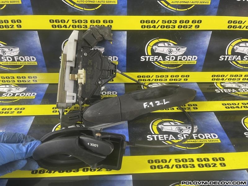 Ford  Focus 00-04 Zadnja Leva Brava Mat Crna