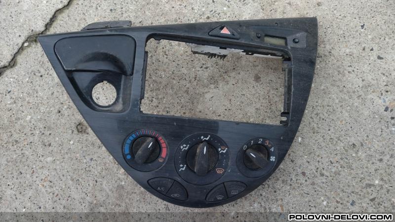 Ford  Focus 1.8  Enterijer