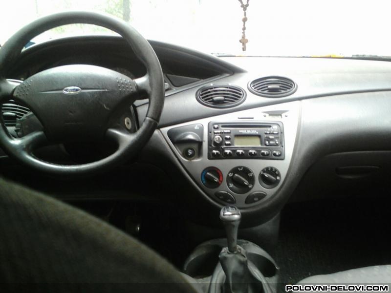 Ford  Focus DELOVI Audio