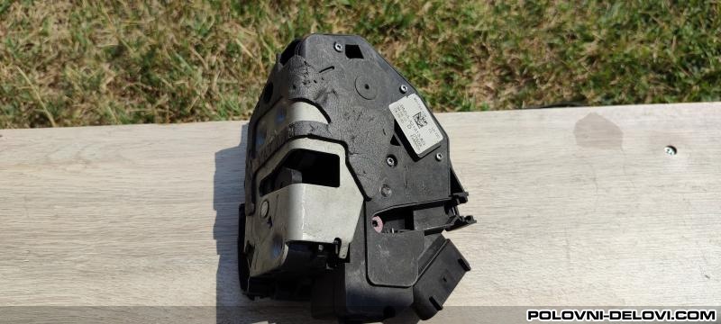 Ford  Focus  Karoserija