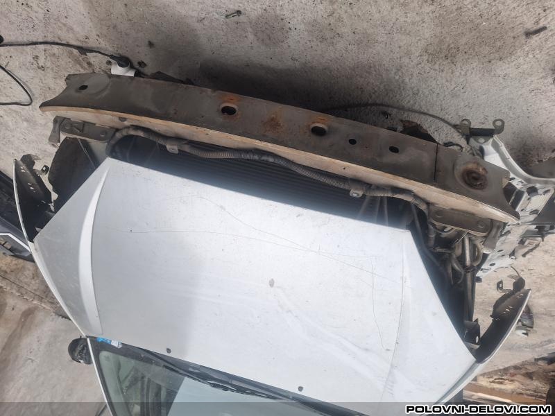 Ford  Focus Tdci Kompletan Auto U Delovima