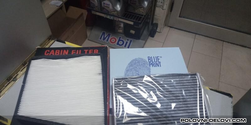 Honda  Accord  Kompletan Auto U Delovima