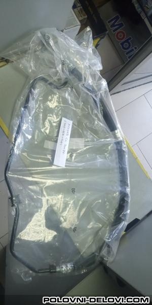 Honda  Accord  Kompletan Auto U Delovima