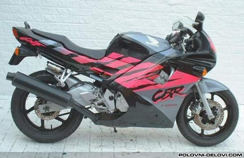 Honda CBR 600 F2 Kompletan motor u delovima