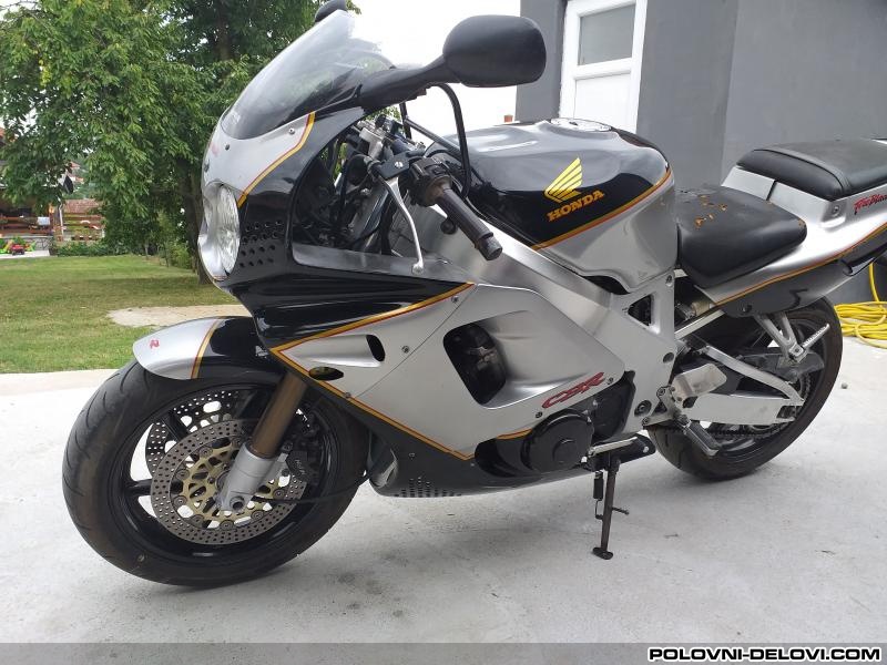 Honda CBR 900 RR  Kompletan motor u delovima