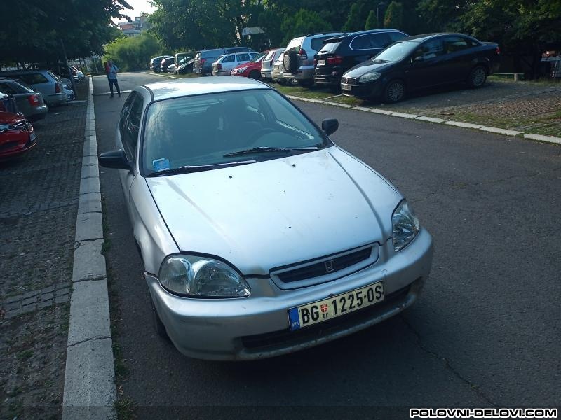 Honda  Civic 1.6 Kompletan Auto U Delovima
