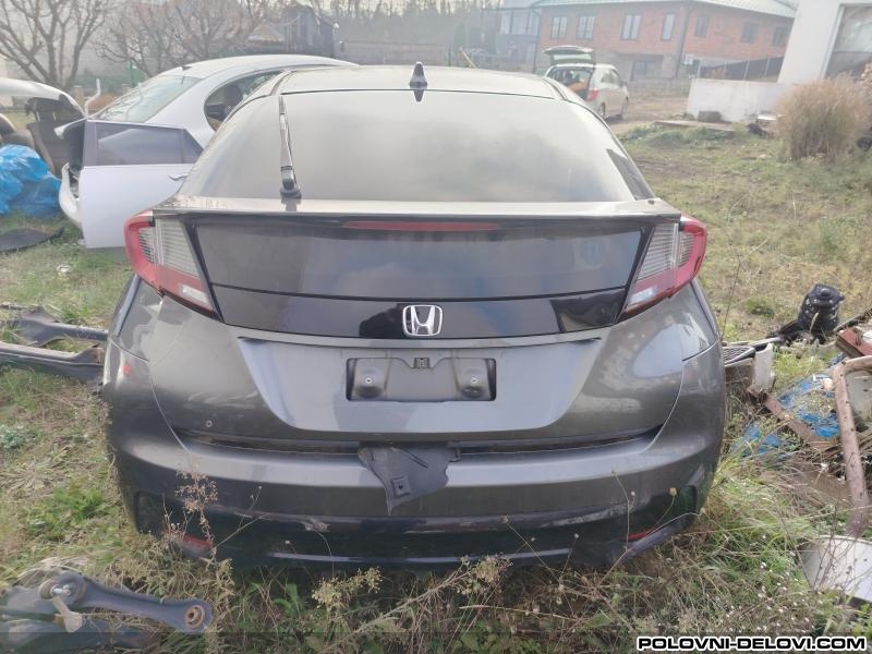 Honda  Civic Fk Kompletan Auto U Delovima