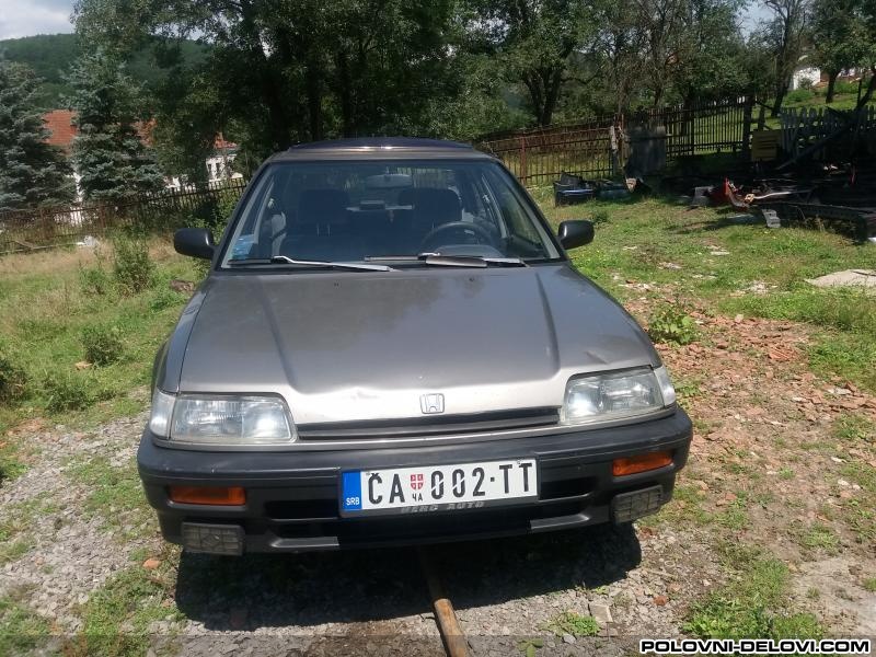 Honda  Civic  Kompletan Auto U Delovima