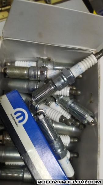 Honda  Civic  Kompletan Auto U Delovima