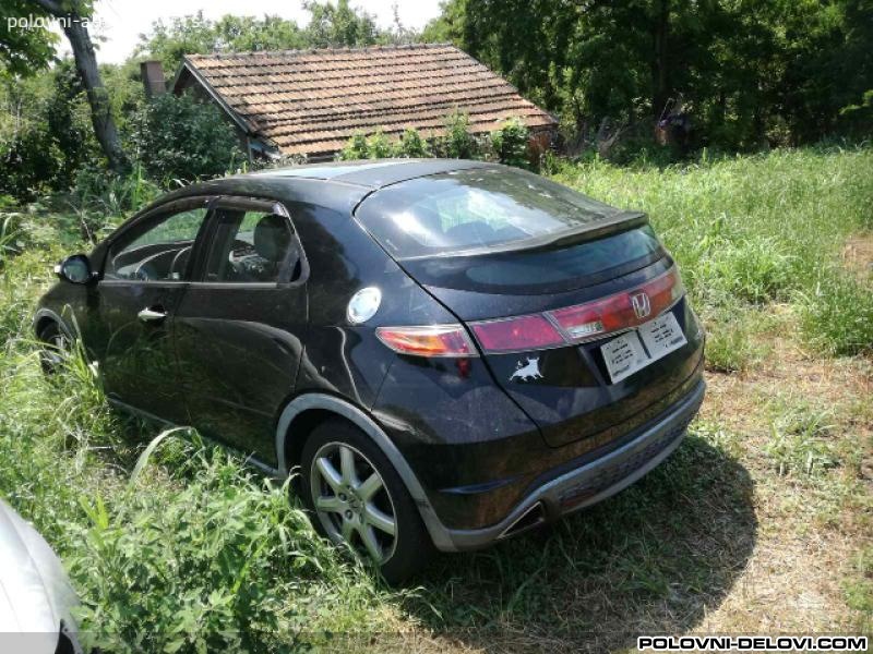 Honda  Civic Svemirac Kompletan Auto U Delovima