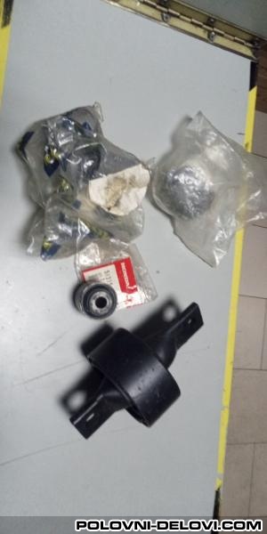 Honda  HR-V  Kompletan Auto U Delovima