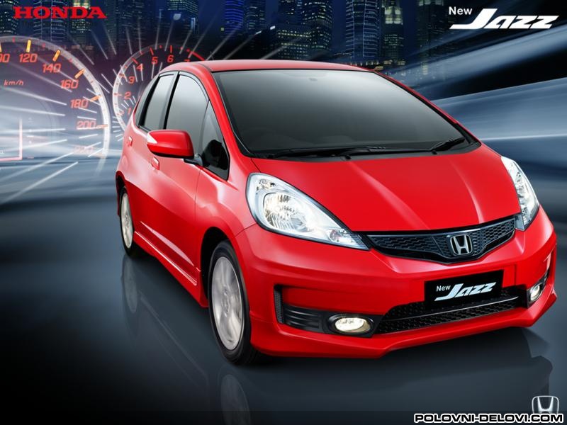 Honda  Jazz  Kompletan Auto U Delovima