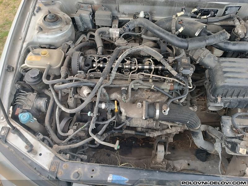 Hyundai  Elantra  Kompletan Auto U Delovima