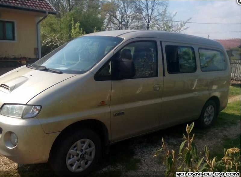 Hyundai  H 1 2.5 CRDI Kompletan Auto U Delovima