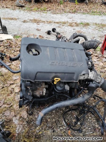 Hyundai  I30 1.6 Crdi 6 Brz Kompletan Auto U Delovima