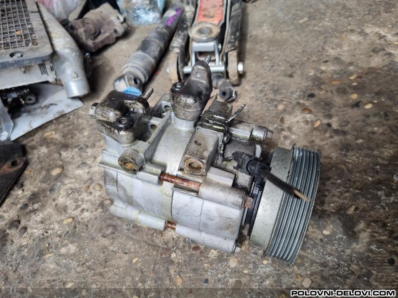 Hyundai  Santa Fe 2.0 Crdi. Kompletan Auto U Delovima