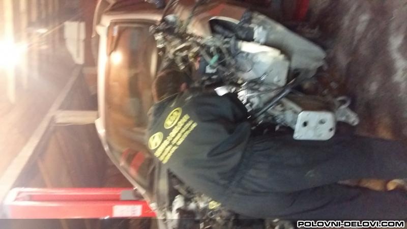 Hyundai  Santa Fe 2.2 CRDI Kompletan Auto U Delovima