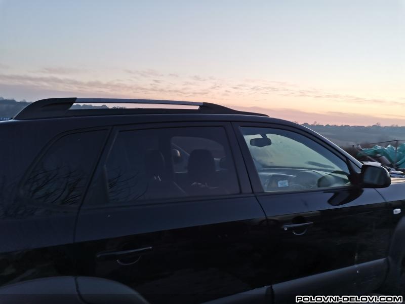 Hyundai  Tucson  Kompletan Auto U Delovima