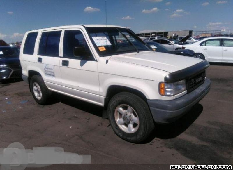 Isuzu  Trooper 95 Kompletan Auto U Delovima