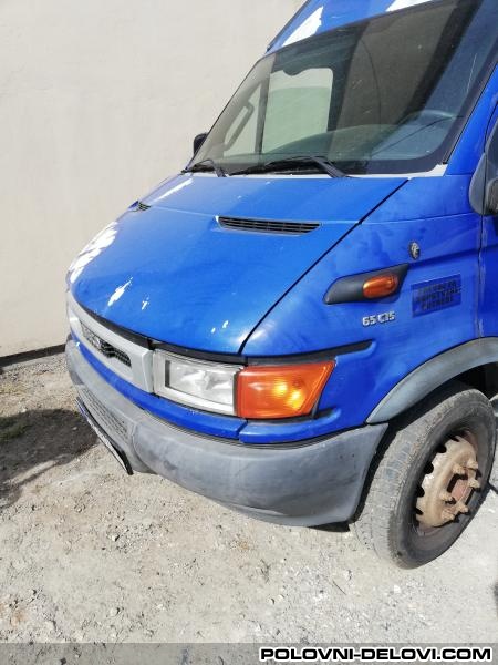 Iveco DAILY Kompletan Auto U Delovima
