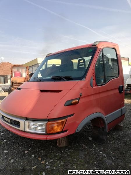 Iveco DAILY Kompletan Auto U Delovima