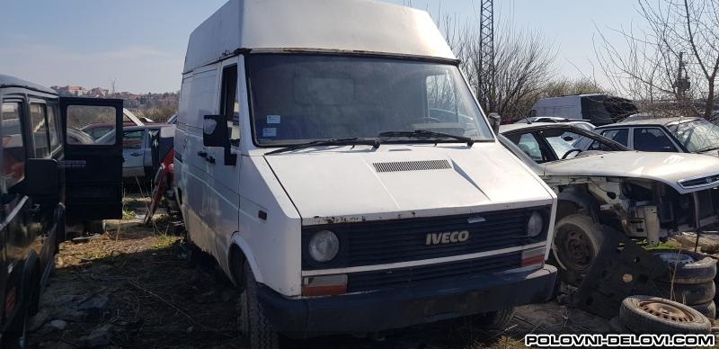 Iveco  Daily  Kompletan Auto U Delovima