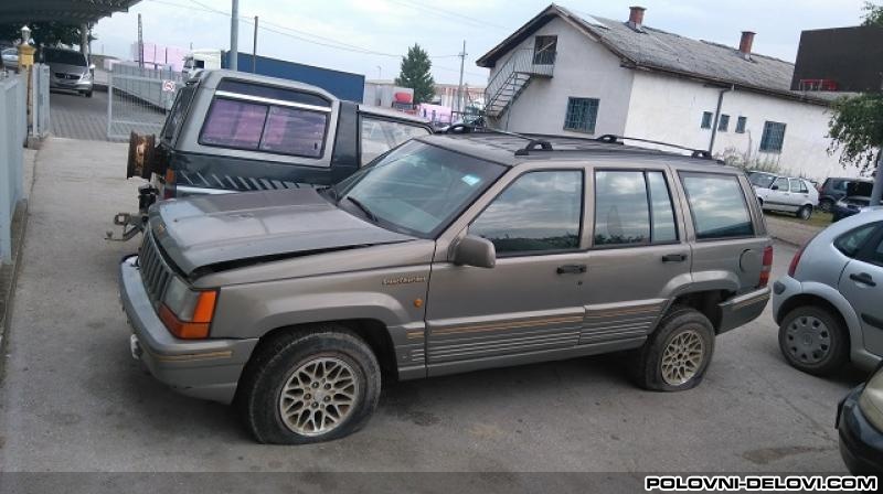 Jeep  Cherokee 5.2 V8 1995 GOD. Kompletan Auto U Delovima