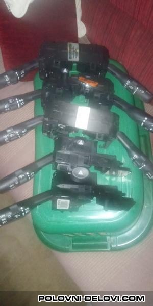 Jeep  Cherokee  Kompletan Auto U Delovima