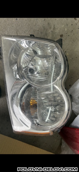 Jeep  Grand Cherokee Far Svetla I Signalizacija