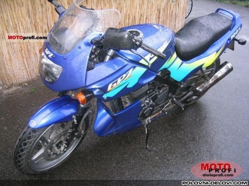 Kawasaki GPZ 500s Kompletan motor u delovima