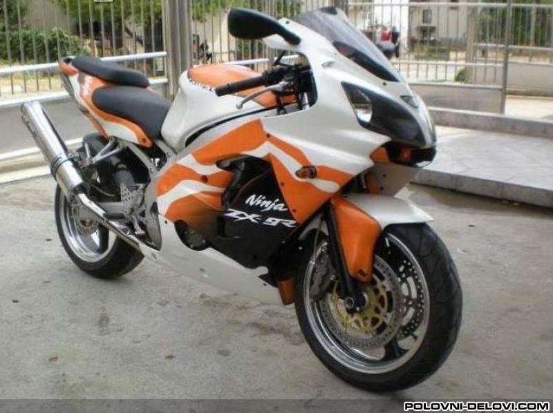 Kawasaki ZX9R Kompletan motor u delovima