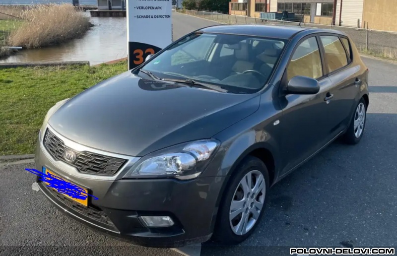 Kia  Ceed 1.4 Kompletan Auto U Delovima