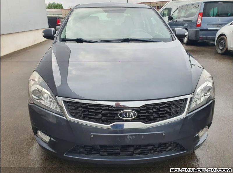 Kia  Ceed 1.6 Gdi Kompletan Auto U Delovima