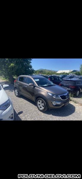 Kia  Sportage 2.0cerdi Kompletan Auto U Delovima