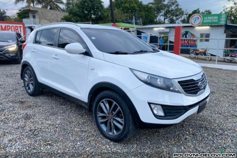 Kia  Sportage Crdi Kompletan Auto U Delovima