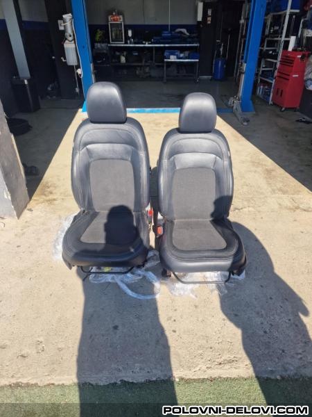 Kia  Sportage SEDISTA KOZNA Enterijer