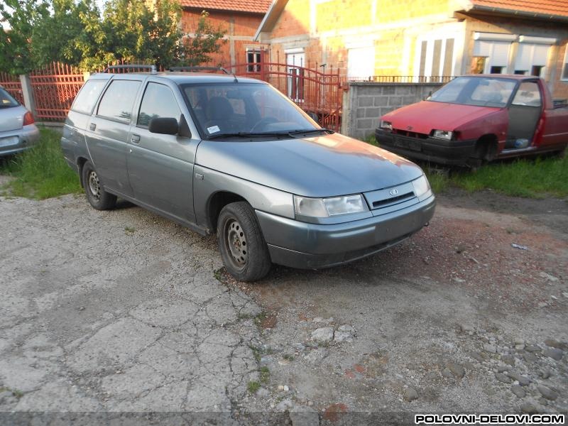 Lada  111 U Delovima Motor I Delovi Motora