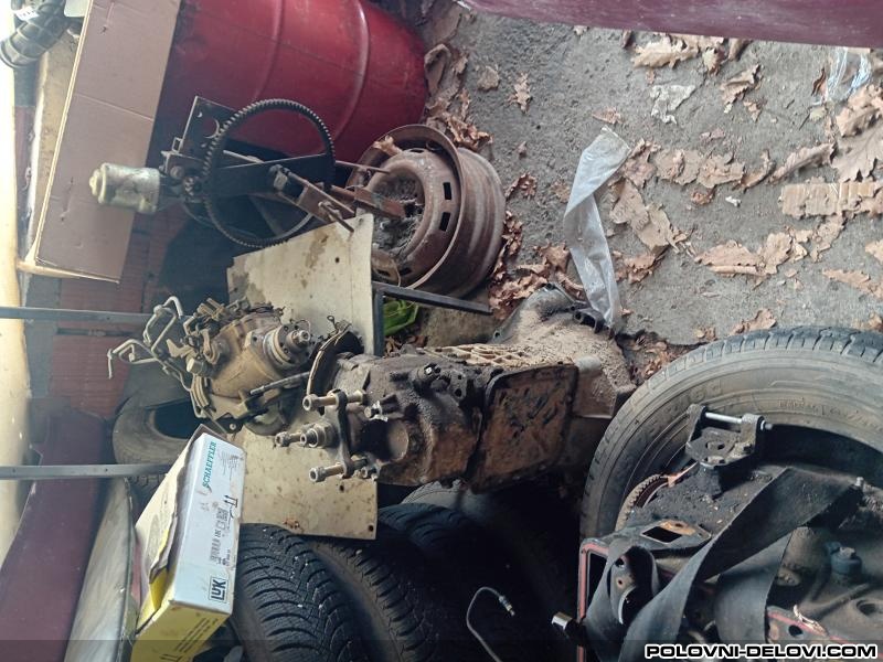 Lada  4X4 17i Menjac I Delovi Menjaca