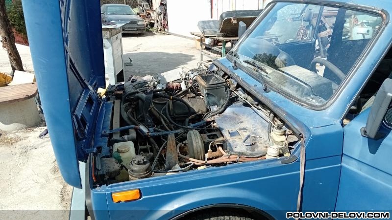 Lada  Niva 17i Kompletan Auto U Delovima