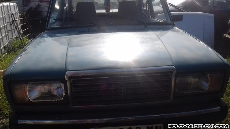 Lada  Riva  Kompletan Auto U Delovima