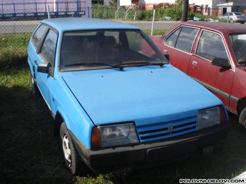 Lada  Samara 1.3 Benzin 1990 God. Kompletan Auto U Delovima