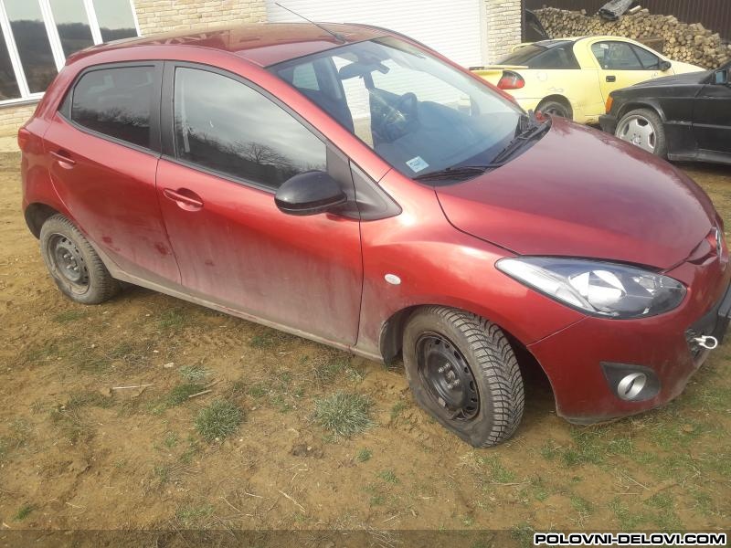 Mazda  2 1.4i Kompletan Auto U Delovima